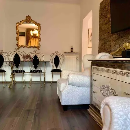 Vintage Ap Next To Grand * בוקרשט