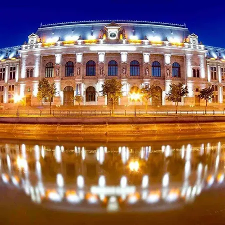 Vintage Ap Next To Grand בוקרשט