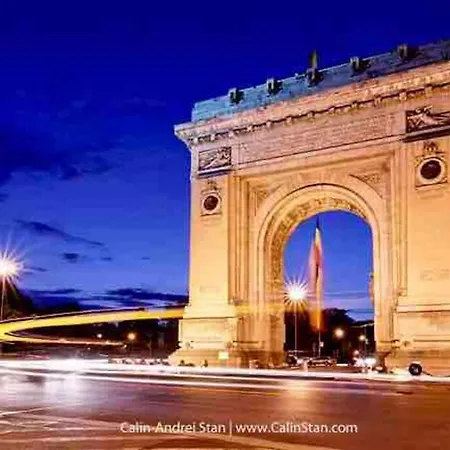 Vintage Ap Next To Grand Apartment *