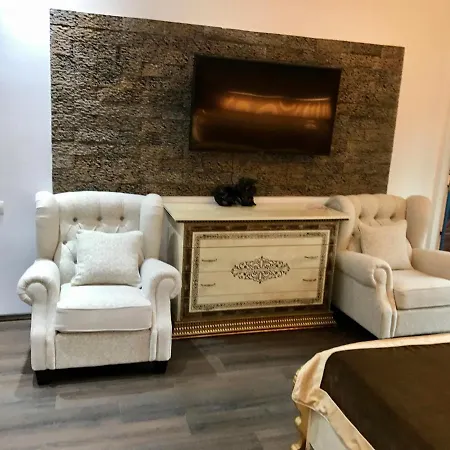 Vintage Ap Next To Grand * בוקרשט