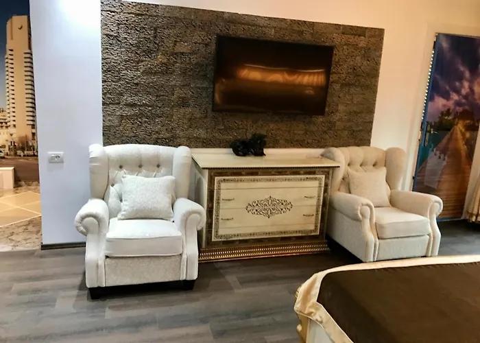 Vintage Ap Next To Grand * Бухарест