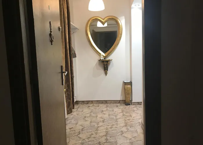 Vintage Ap Next To Grand Бухарест