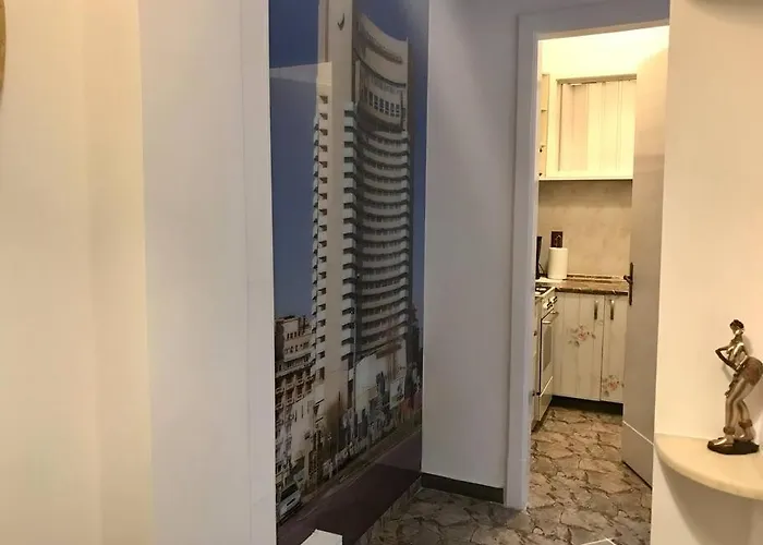 Vintage Ap Next To Grand 부쿠레슈티