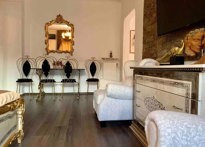 Vintage Ap Next To Grand * Bukarest